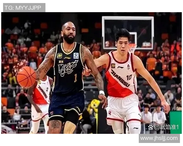 火箭队与雷霆队季后赛首战激烈对决精彩瞬间回顾与分析